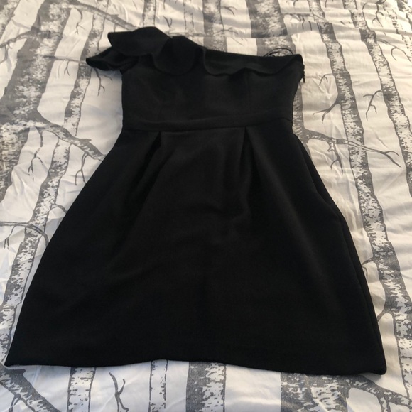 Black max and cleo one shoulder dress. - Picture 3 of 3